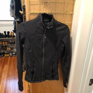 Lululemon jacket size 4